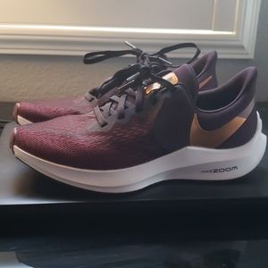 Nike Zoom Winflo womens 8.5